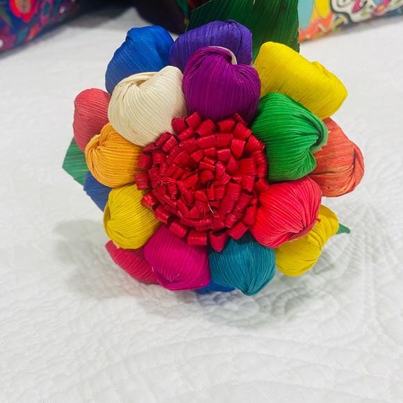 Mexican Corn Husk Flowers. $10.00 - Picture 5 of 12